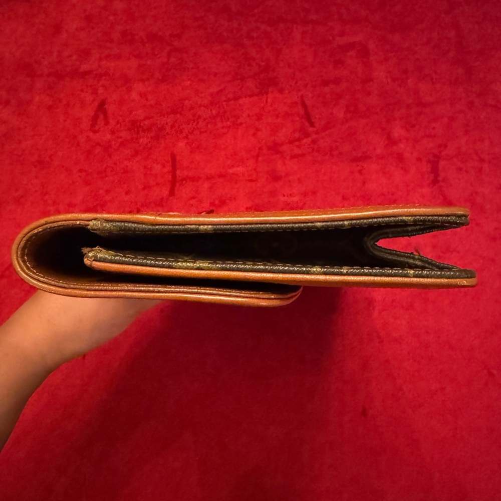 💯Guaranteed Authentic Louis Vuitton Monogram Clutch - Picture 5 of 9